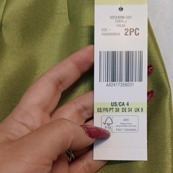 Le Suit Green Blazer and Skirt Set - Picture 7 of 7